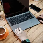 Smart working: chi paga internet, luce e buoni pasto?